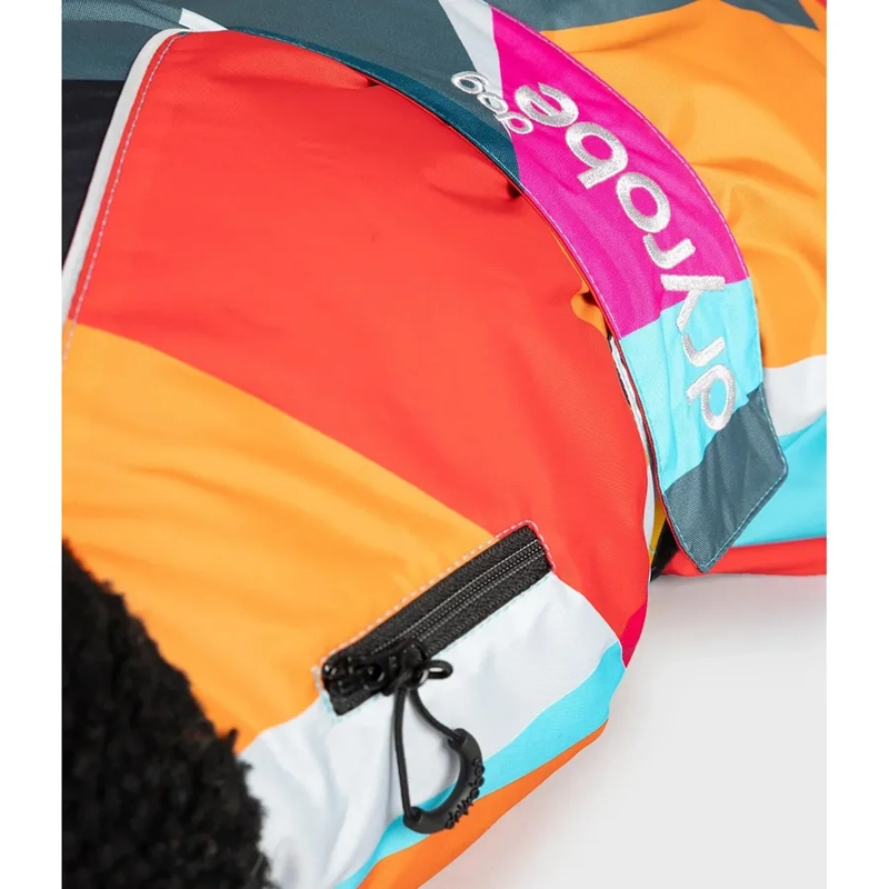 Abstract - Dryrobe® Dog